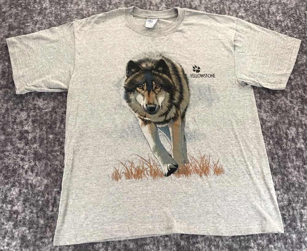 Vintage Yellowstone Gray Wolf T Shirt Men's XL Short Sleeve Nature Tee